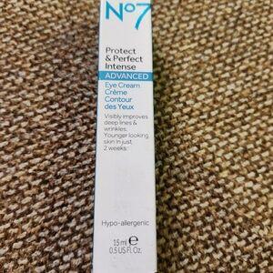 No7 protect & perfect intense advanced eye cream